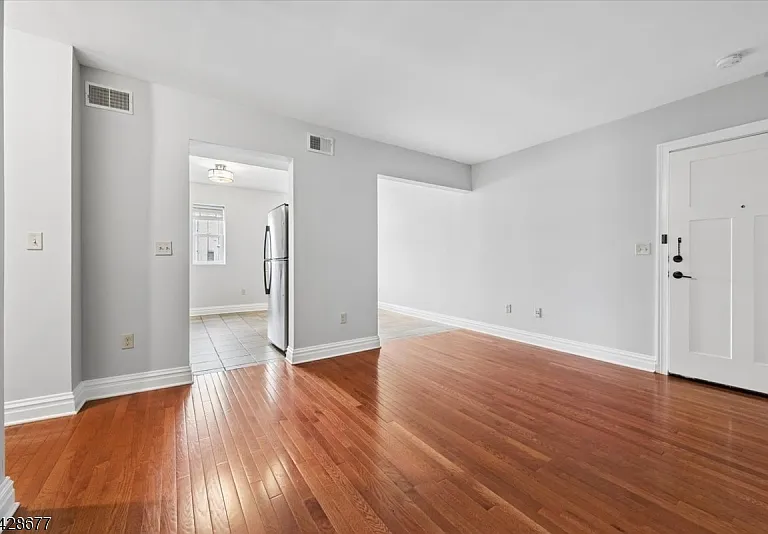 28 W Main St #2D — Photo 4