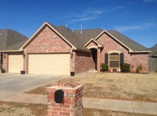 11821 SW 18th St, Yukon, OK 73099