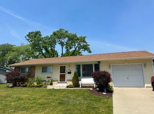 274 Fleetwood Ln, Elk Grove Village, IL 60007