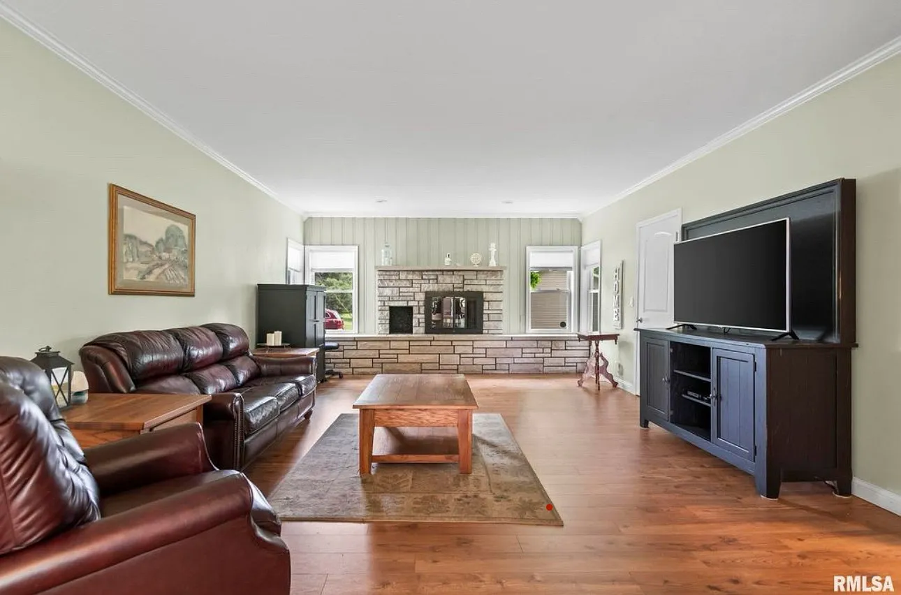 7096 Bahr Rd — Photo 4