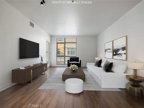 21301 Erwin St Unit 518, Woodland Hills, CA 91367