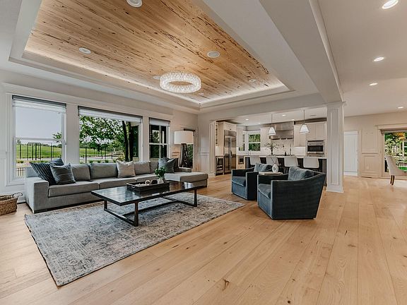 3rd image of 4536 Village Club Dr
