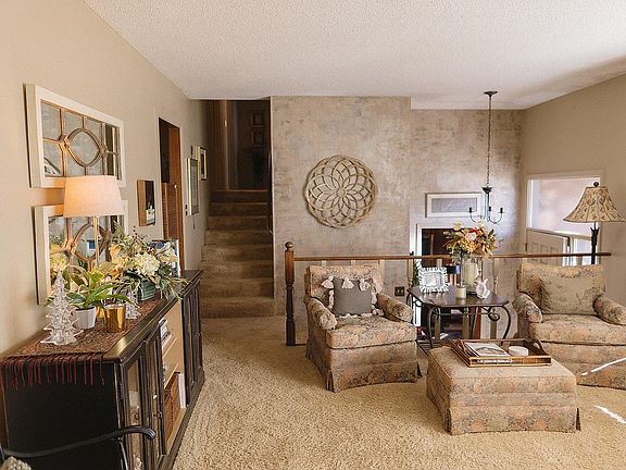4th image of 9 Centennial Ln