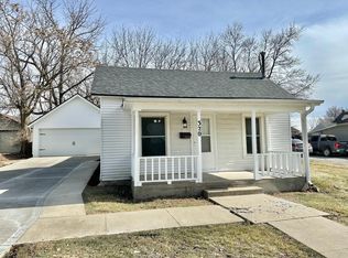 320 E 8th St N, Newton, IA 50208