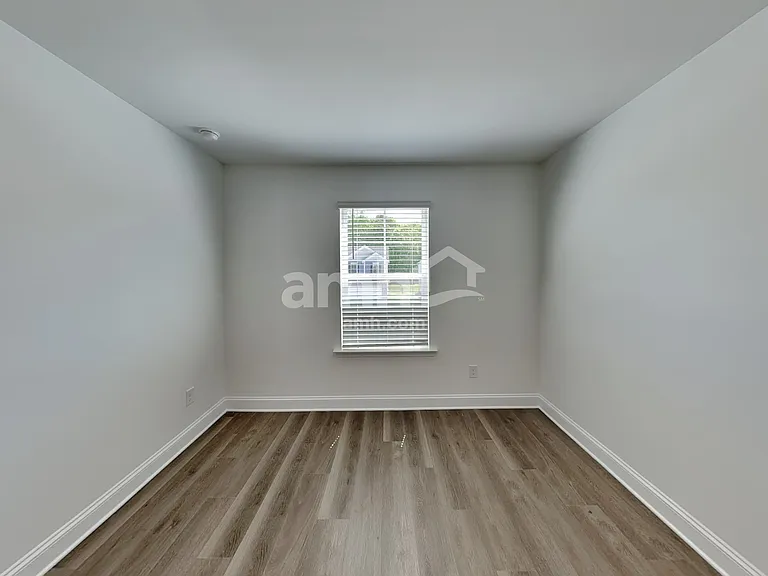 1208 Livengood Way — Photo 14