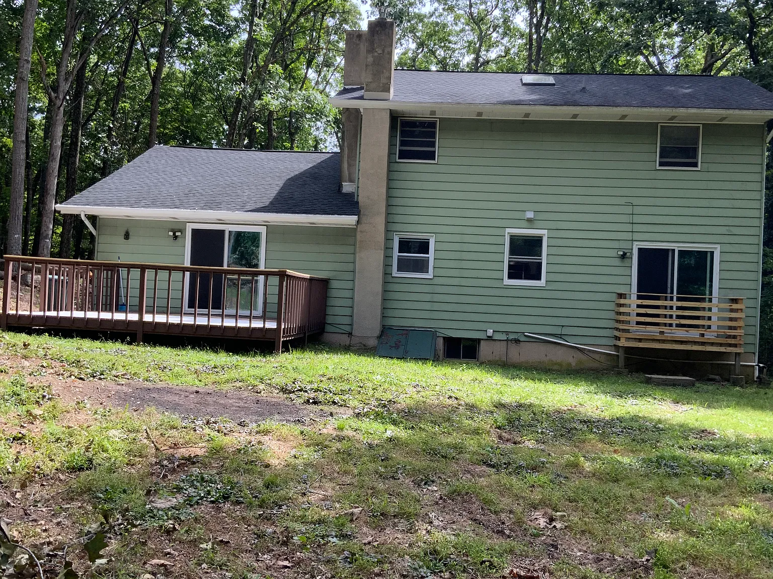4 bed, 1800 sqft, $2,700 — Photo 2