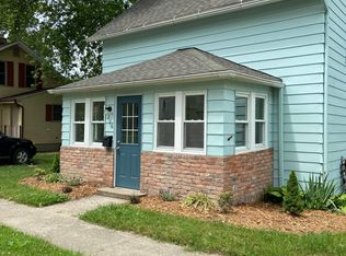 216 S Barnard St, Howell, MI 48843