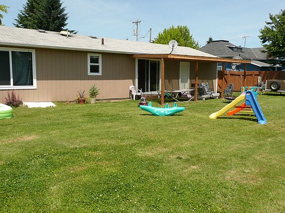Fully fenced backyard w/ RV parking