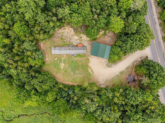 3rd image of 914 Pond Road