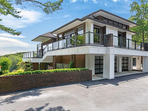 4th image of 235 Cleft Road