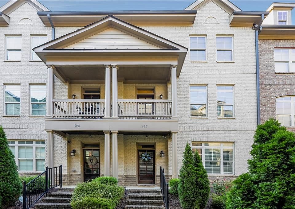 1st image of 612 Luckett Ct #300