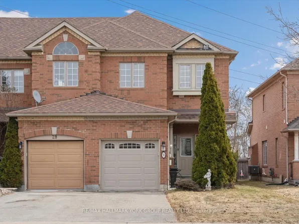 30 Jordanray Blvd, Newmarket, ON L3X 2P9