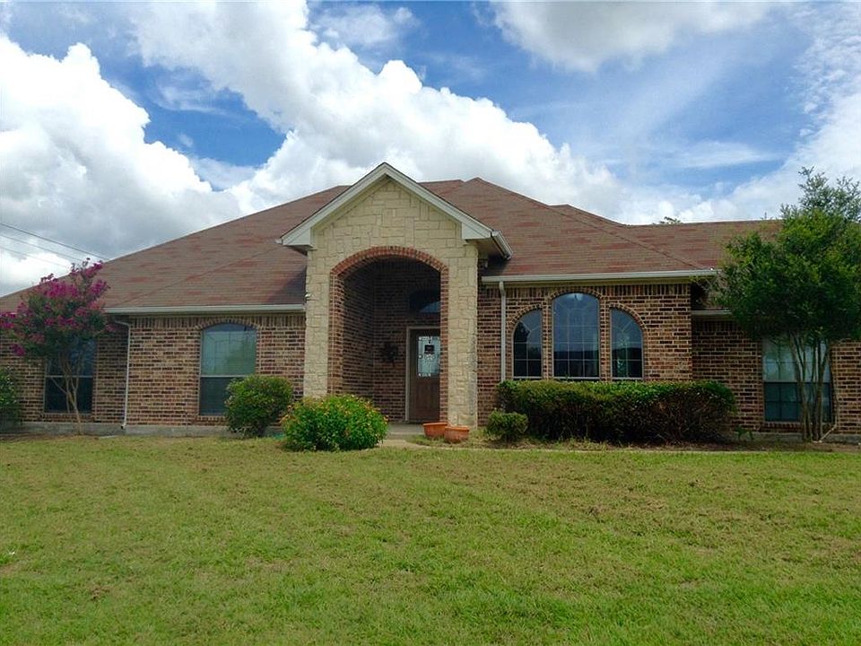 1st image of 119 Country Manor Ln