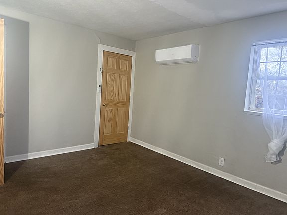 5th image of 3718 E 3rd St #3