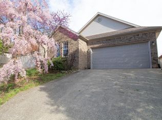 216 Clover Valley Dr, Lexington, KY