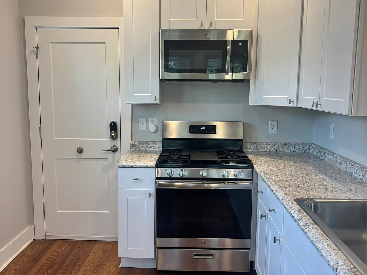 Studio, 500 sqft, $1,450 — Photo 1
