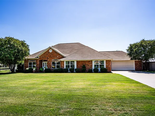 2504 Caddo Trl, Sanger, TX 76266