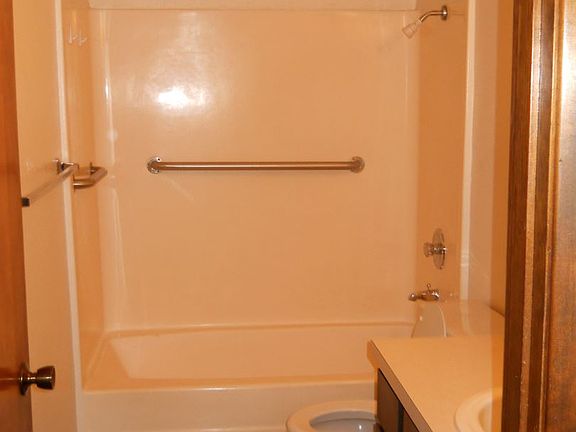 5th image of 118 NE Grace Ave APT 27