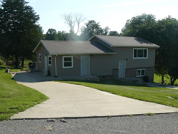 2nd image of 409 Parkview Cir
