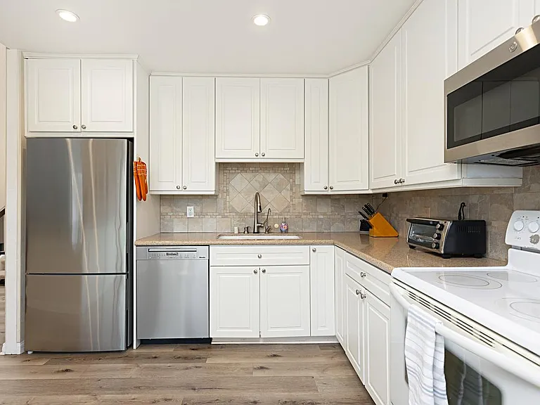347 S Sierra Ave #190 — Photo 8