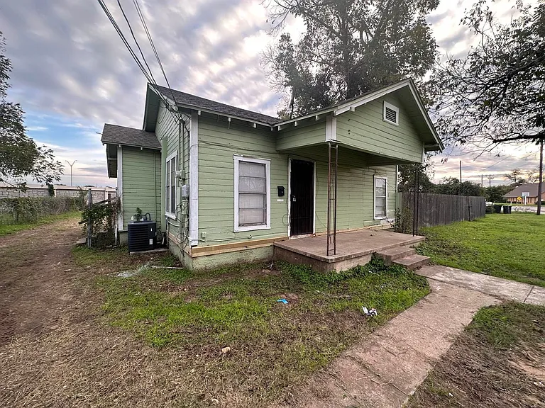 1221 Taylor St — Photo 1