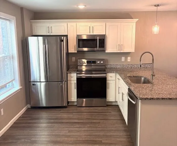 613 Brister St #B-103 — Photo 2