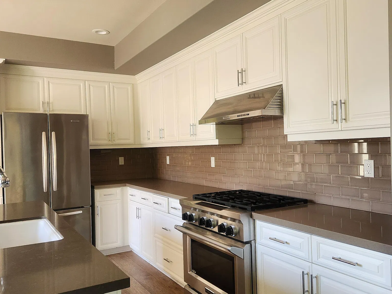 4 bed, 3.5 bath, 3097 sqft — Photo 4