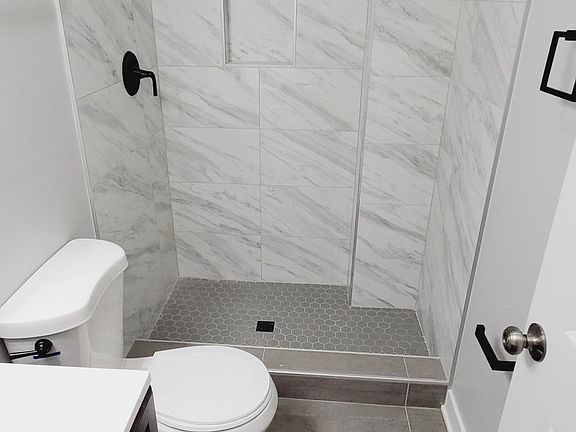 4th image of 3228 W Potomac Ave #1