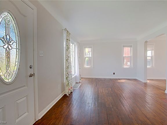3rd image of 6715 Wilber Ave