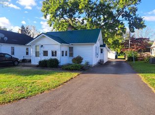 822 Upton Rd, Fremont, OH 43420