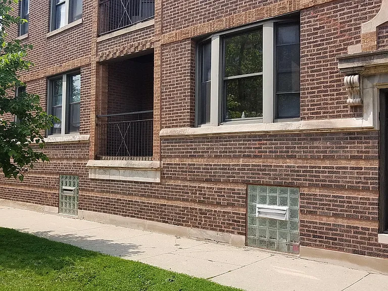 2152 W Walton St #1 — Photo 2