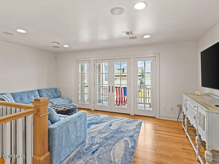 1043 Barnegat Ln — Photo 29
