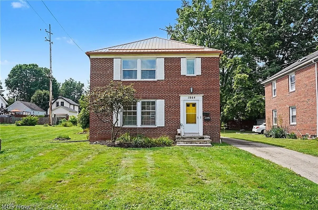 2 bed, $1,300 — Photo 1