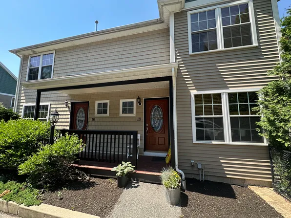 8 Grant St Unit 18, Natick, MA 01760