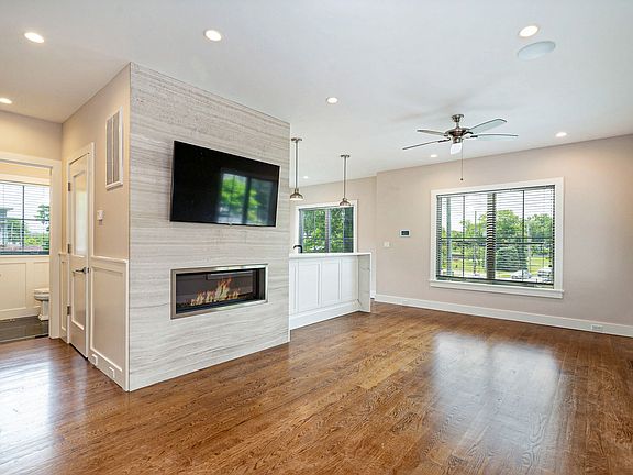 620 W Boston Post Rd Mamaroneck, NY (12 of 27).jpg