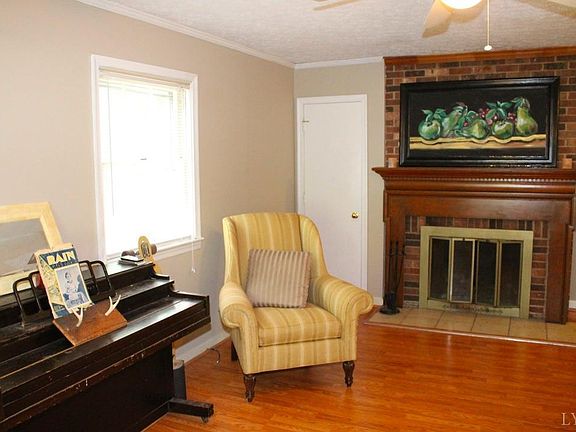 5th image of 86 Tanglewood Dr