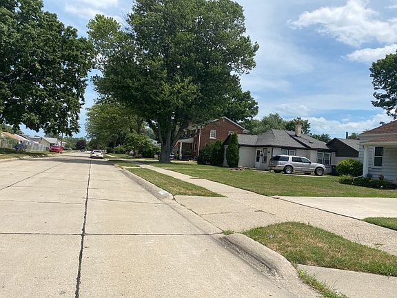 5th image of 19440 Glenn St