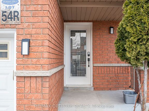 2nd image of 9 Ridgefield Ct