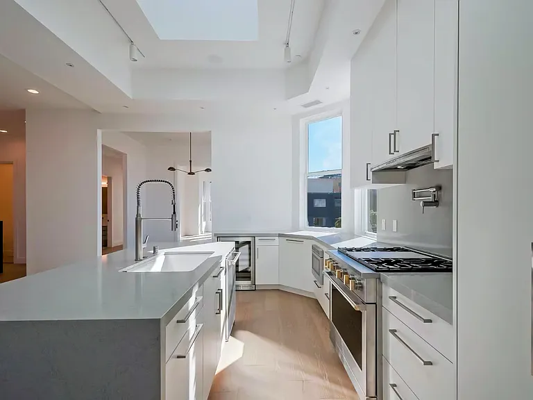 1502 Golden Gate Ave — Photo 37