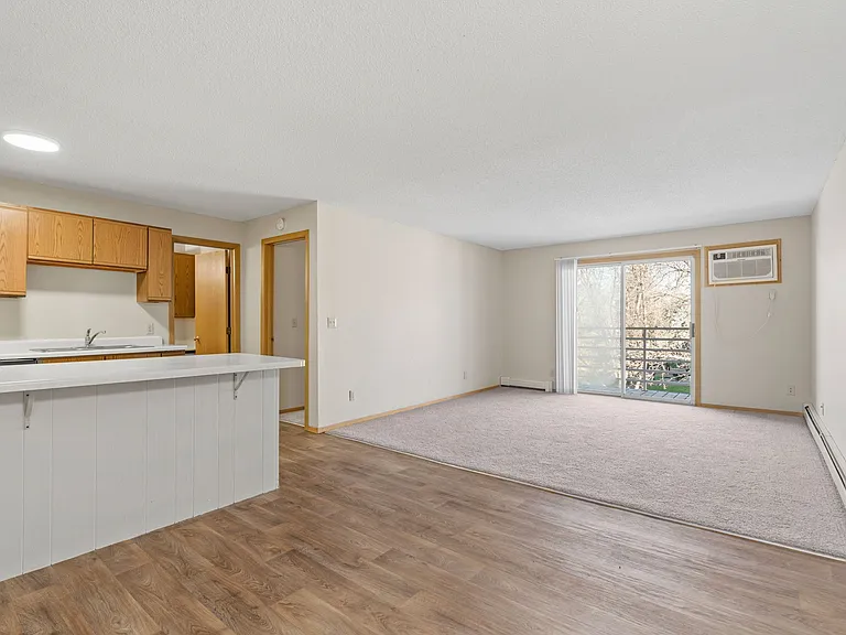 Wyndemere Apartments — Photo 52