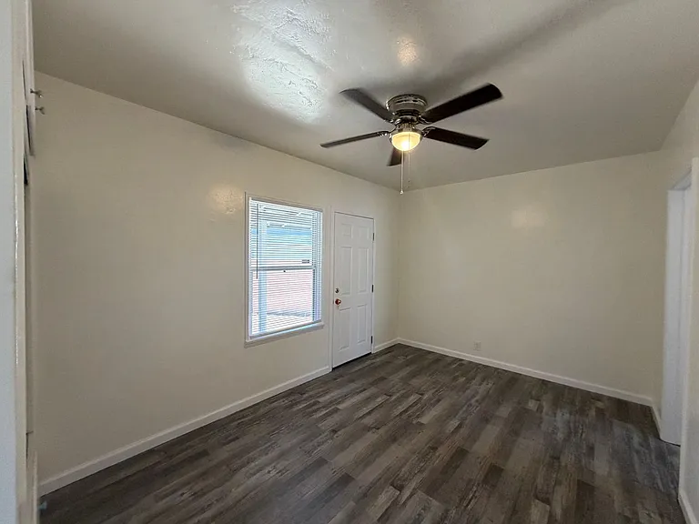 2105 W Carson St — Photo 5