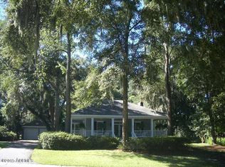 401 Island Cir E, Saint Helena Island, SC 29920