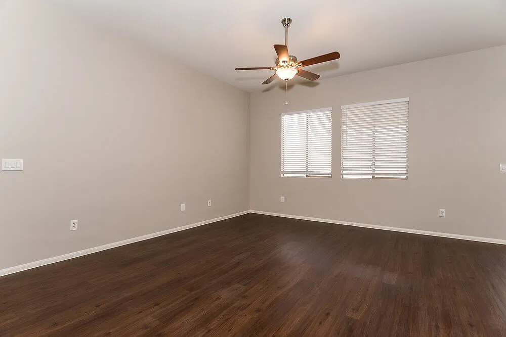 4 bed, 2.0 bath, 1934 sqft, $3,280 — Photo 4