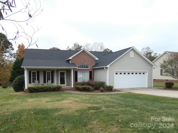 3803 River Rd, Hickory, NC 28602
