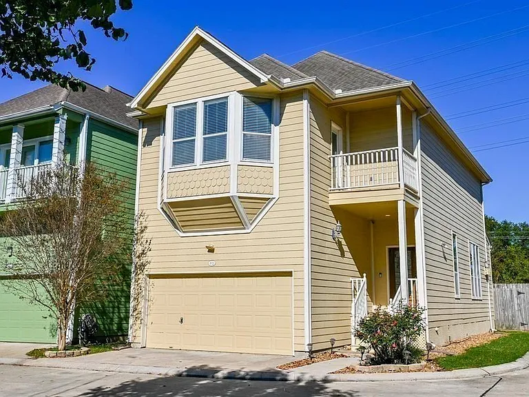 802 Garden Trace Ln — Photo 2