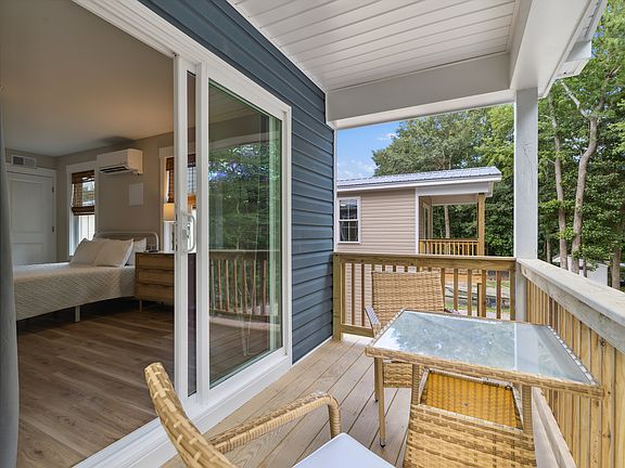 4th image of 5069 Peachtree Ave #B