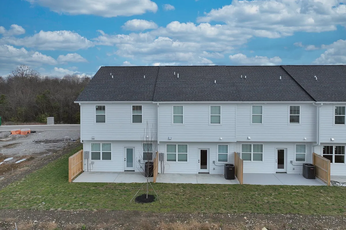 Building Photo - 115 High Park Cir