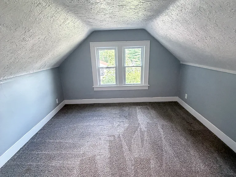 1155 Sawyer Ave — Photo 14