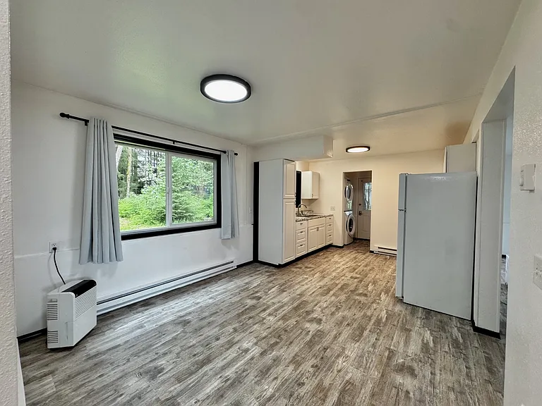 8178 Threadneedle St #B — Photo 11