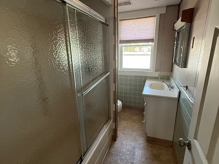 180 Bush St #2 — Photo 6
